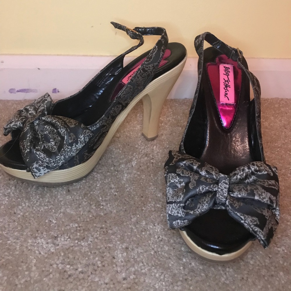 Betsey Johnson cheetah bow wood heels
